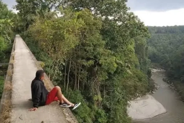 Paling Ekstrim! Jembatan di Sumatera Utara Ini Dibangun Tanpa Dinding Pembatas,Lebarnya Cuma 1 Meter