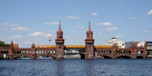 Jembatan Oberbaum Bridge