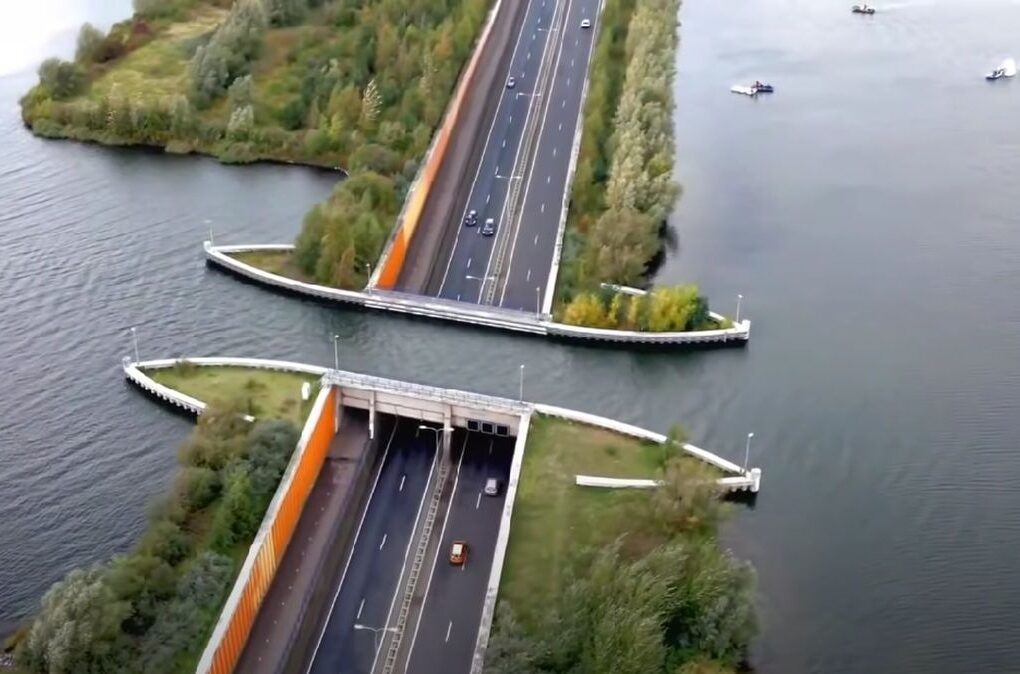Jembatan Aquaduk Veluemer (Belanda)