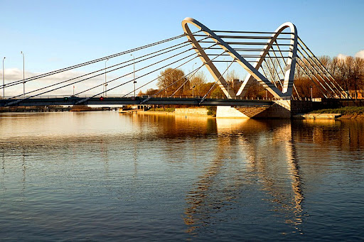 jembatan Lazarevskiy