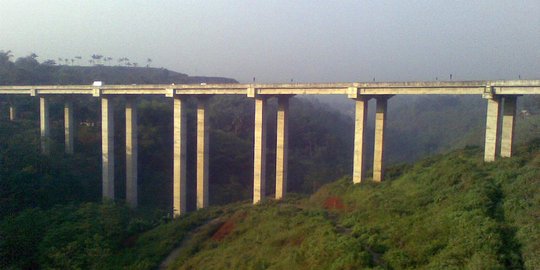 Jembatan Cisomang