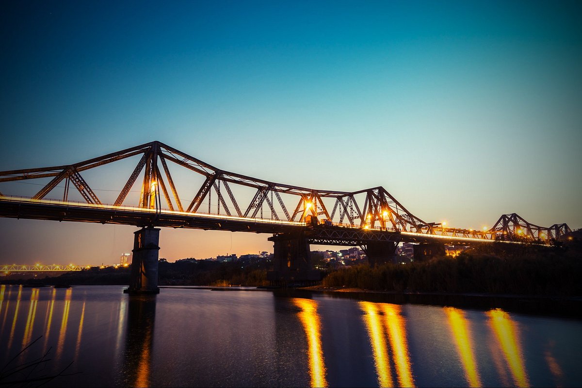 Cầu Long Biên (Long Bien Bridge)