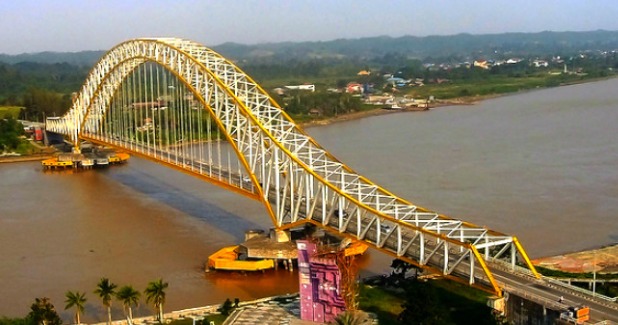 Jembatan Kuning Tenggarong