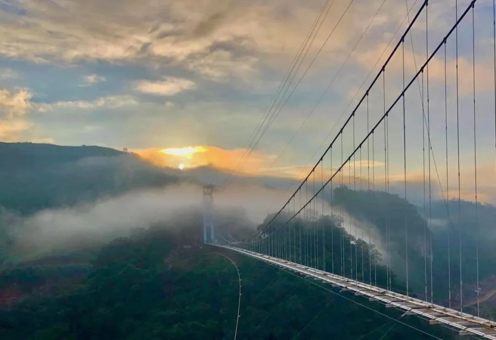 Jembatan Bach Long: Jembatan kaca terpanjang di dunia