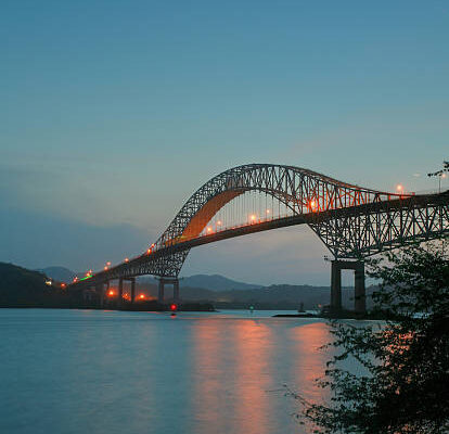 Jembatan Amerika (Puente de las Américas)