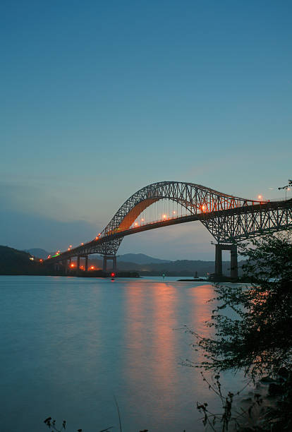 Jembatan Amerika (Puente de las Américas)